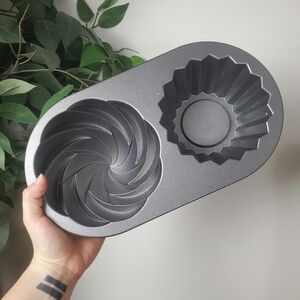 Nordic Ware Cupcake Cake Pan 3D Large Oversized 6 Cups